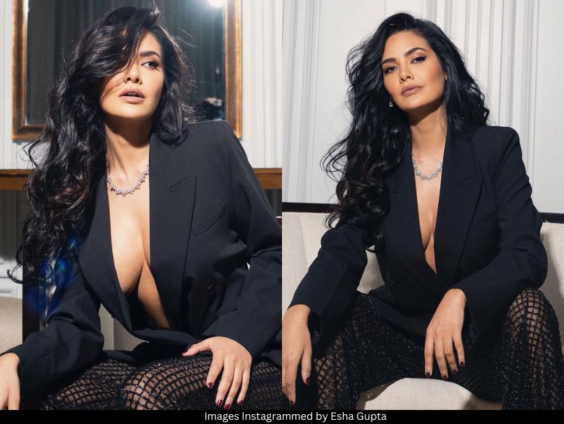 Esha gupta hottest looks 