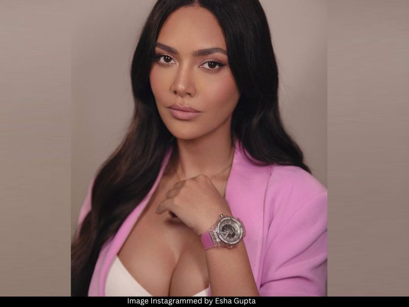 Esha Gupta 
