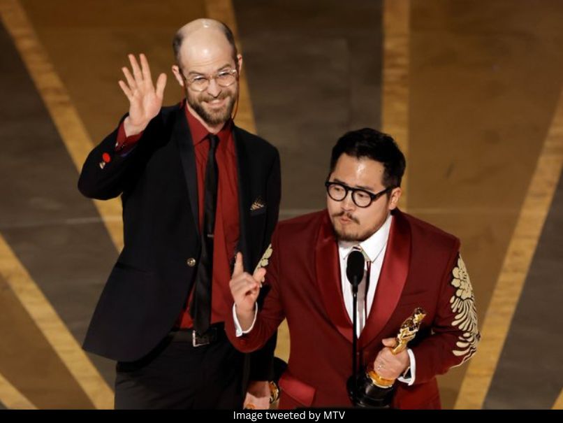 Daniel Kwan wins Best Director 