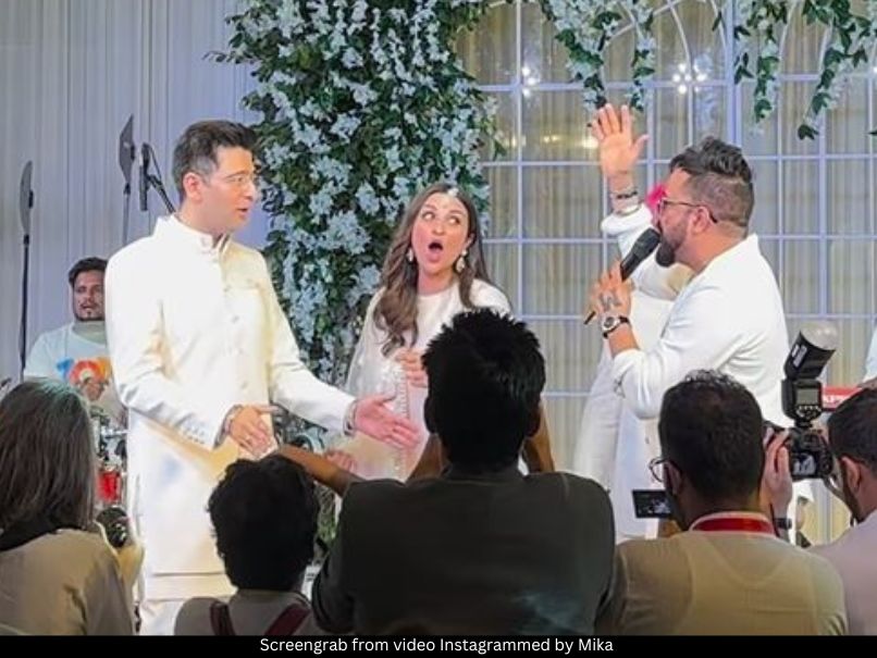 Mika Singh, Parineeti Chopra and Raghav Chadha 