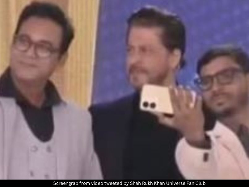 Shah Rukh Khan selfie 