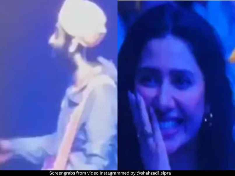 Arijit Singh and Mahira Khan 