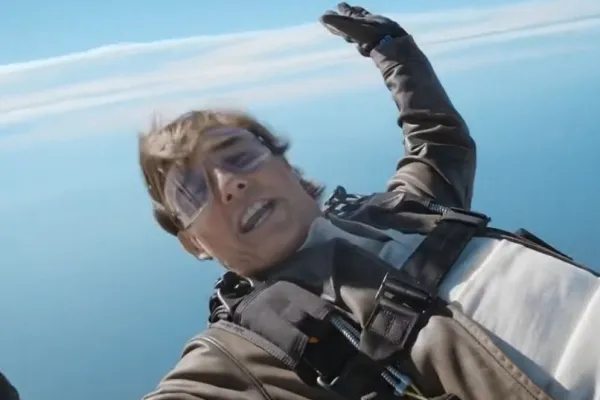 Tom Cruise stunts 
