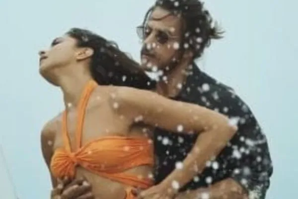 Deepika and SRK Pathaan 