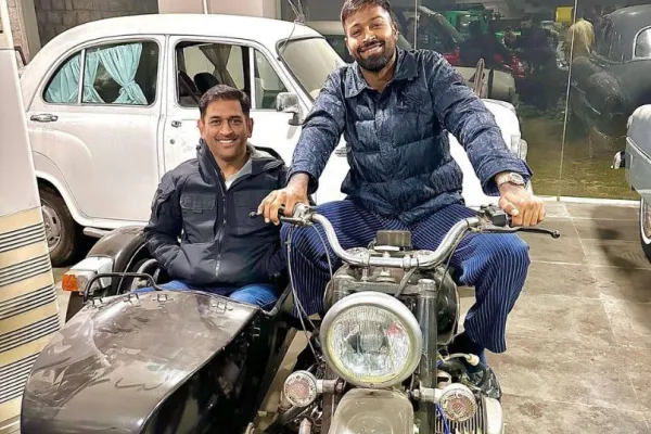 Hardik Dhoni 