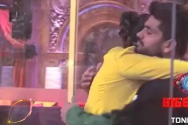 Shiv Thakare and Nimrit Kaur hug