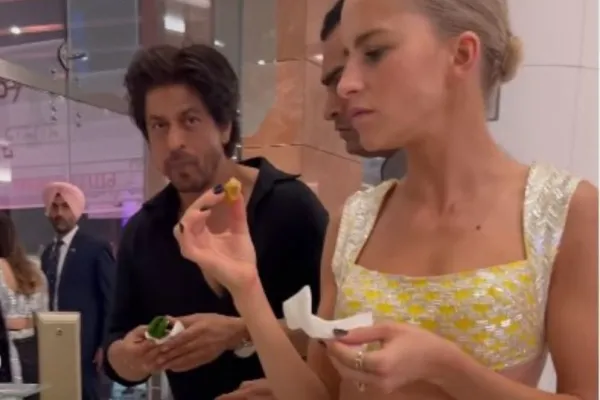 Shah Rukh Khan German blogger Caroline Daur