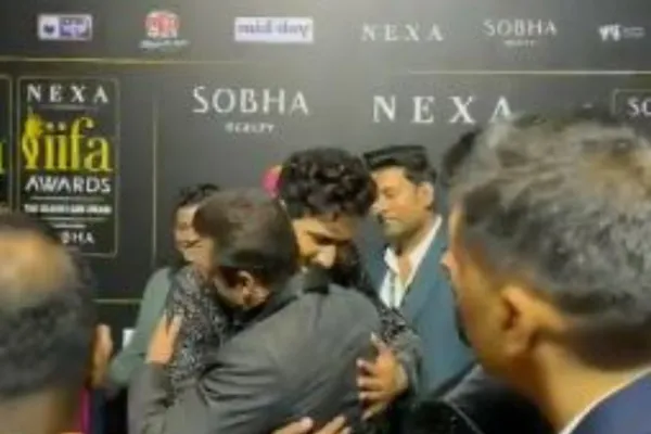 Salman Khan hugs Vicky Kaushal 
