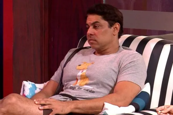 Cyrus Broacha 