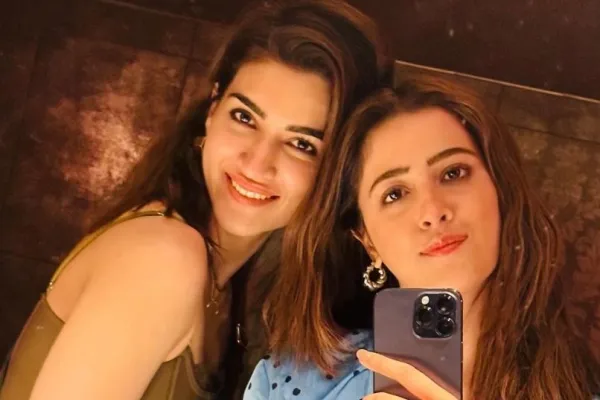 Kriti and Nupur Sanon 