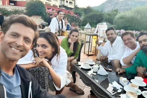 Hrithik Roshan and Deepika Padukone 