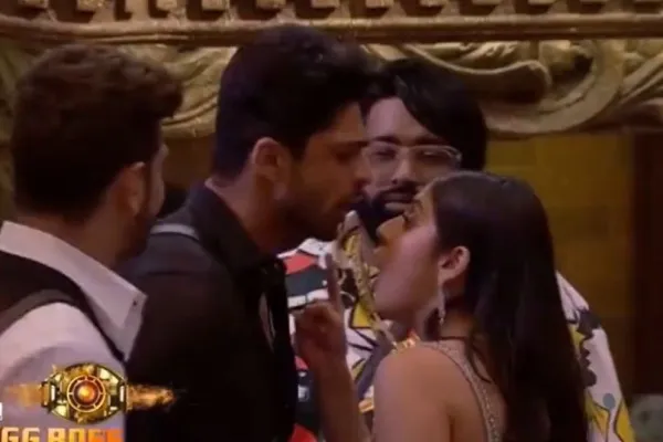 Isha and Abhishek fight in Bigg Boss 