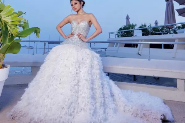 Mouni Roy 