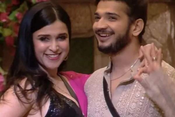 Mannara Chopra and Munawar Faruqui 