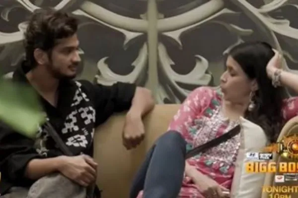 Munawar Faruqui and Mannara Chopra 