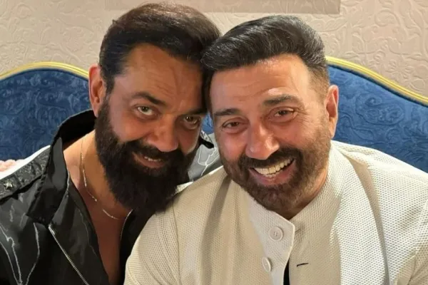 Bobby Deol and Sunny Deol 