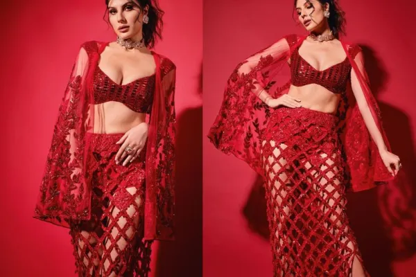 Elnaaz 