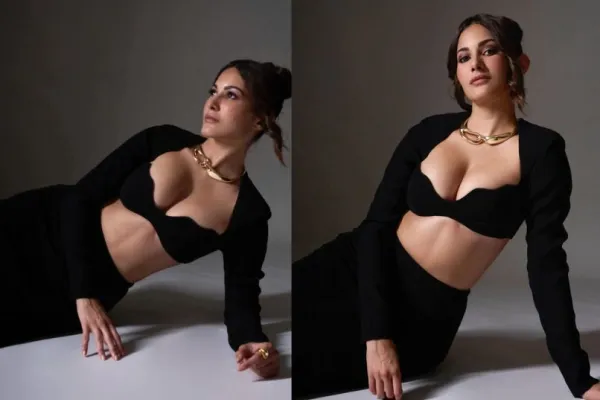 AMyra Dastur 
