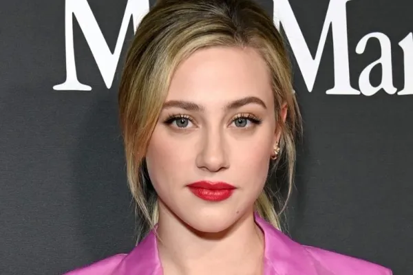 Lili Reinhart 