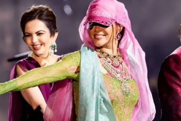 Rihanna performance in India 