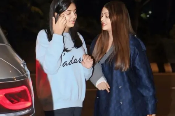 Aishwarya and Aaradhya 