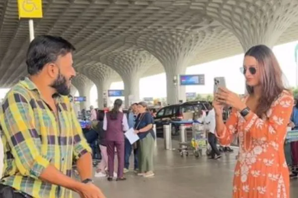 Triptii Dimri pap dance 