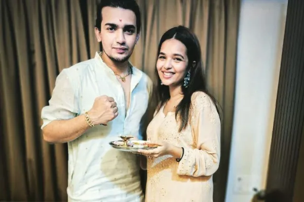 Vishal Pandey with sister 